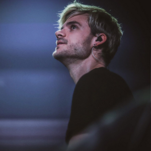 musicien dans une école de musique à Paris 15